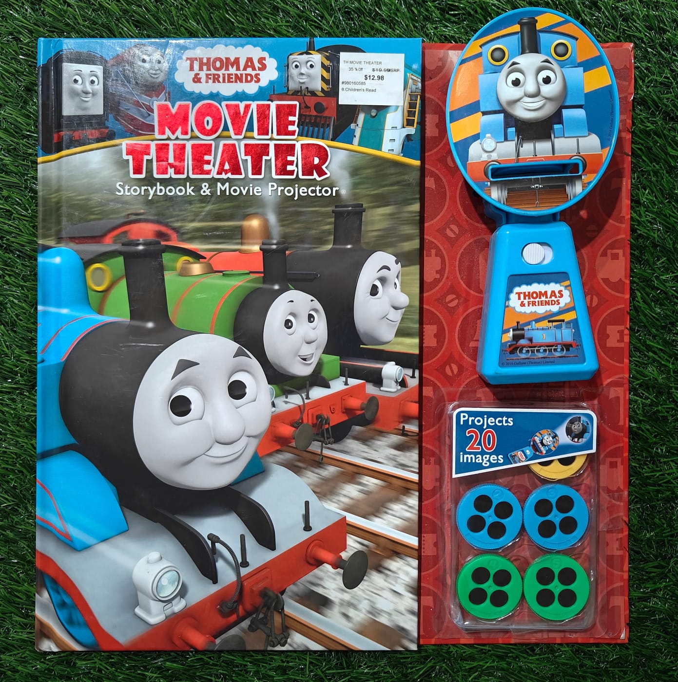 Thomas & Friends Movie Theater Storybook & Movie Projector: Storybook and Movie Projector (Movie Projector to Play with)