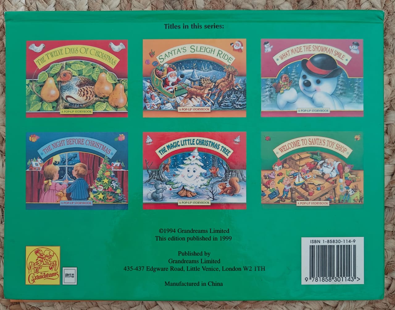 Santa's Sleigh Ride : A Pop-Up Story Book