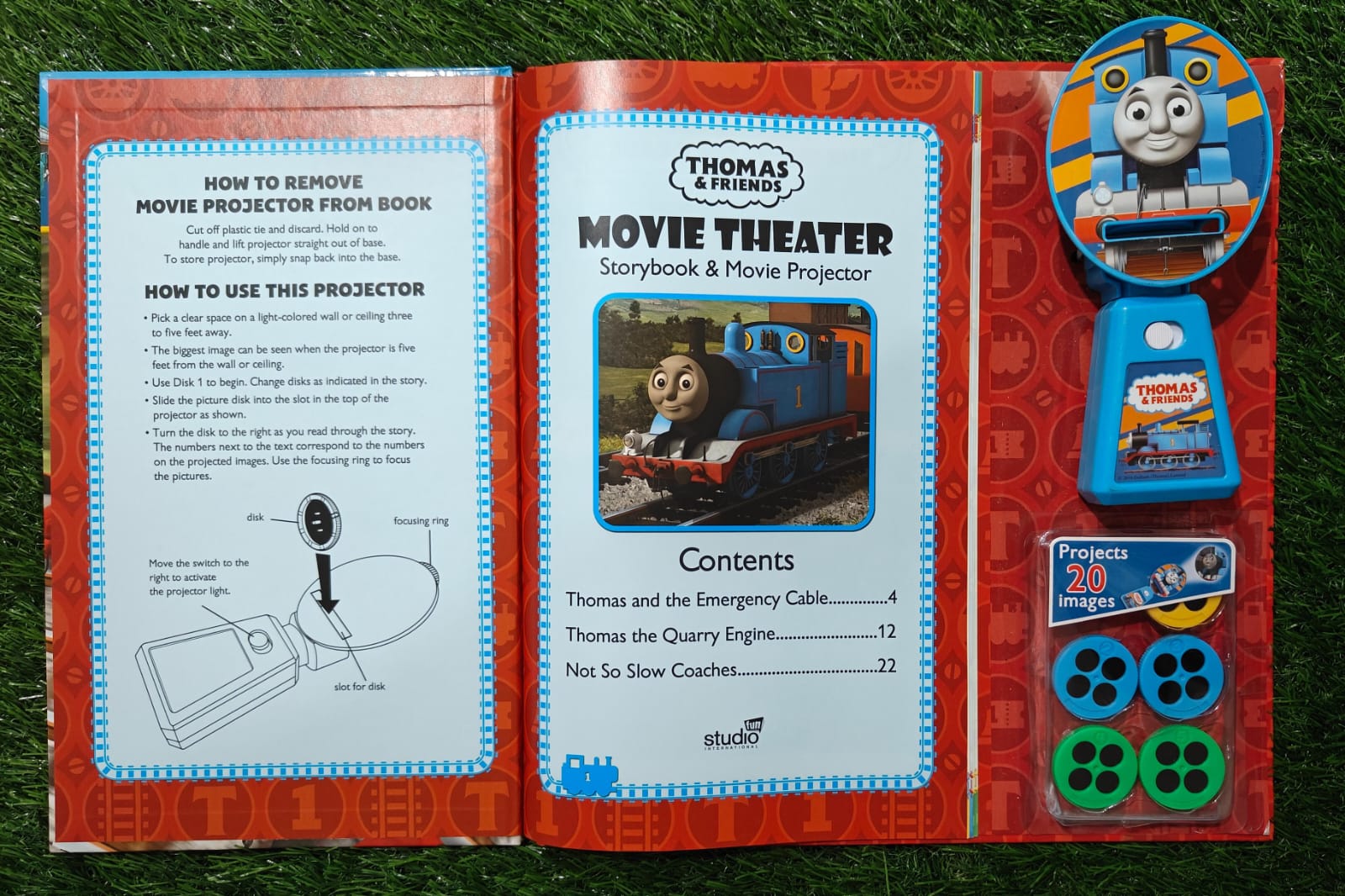 Thomas & Friends Movie Theater Storybook & Movie Projector: Storybook and Movie Projector (Movie Projector to Play with)